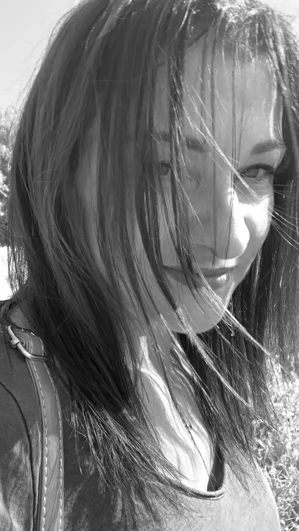 Photo 24.06.20 09 33 46 Sonia Croset portrait